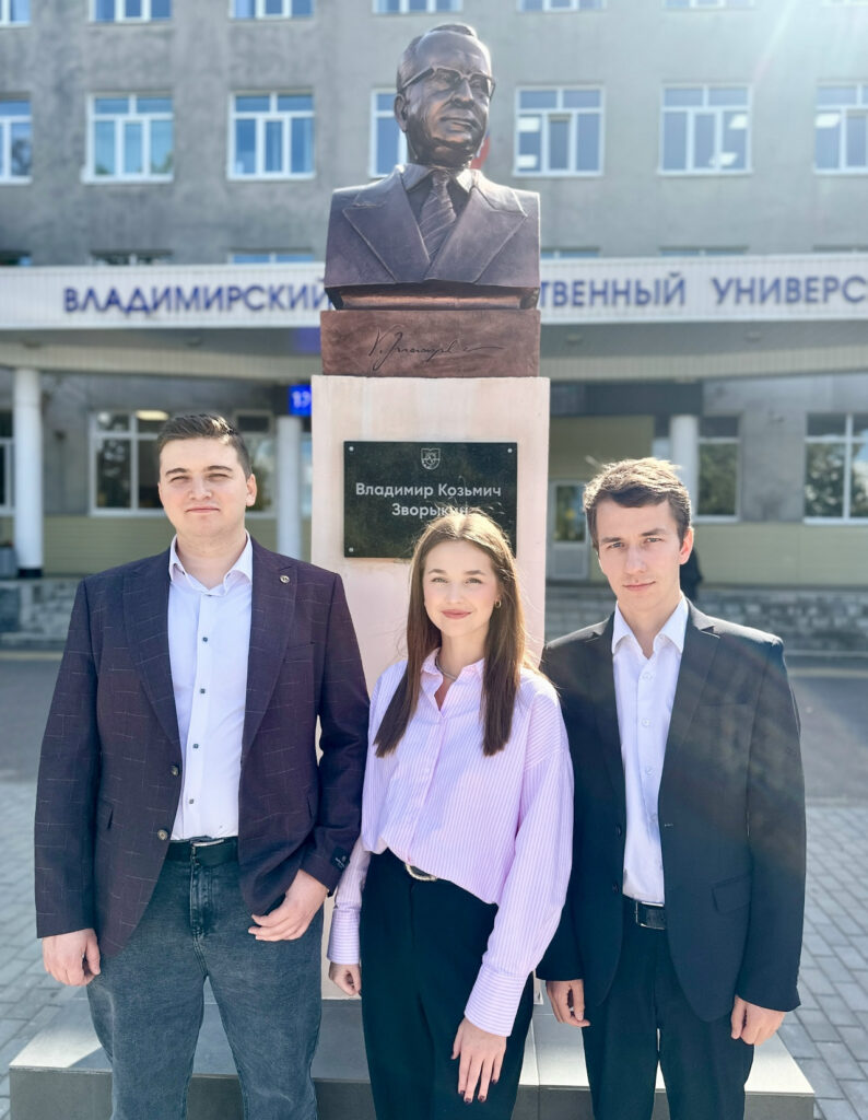 Трое студентов МИВлГУ стали миллионерами