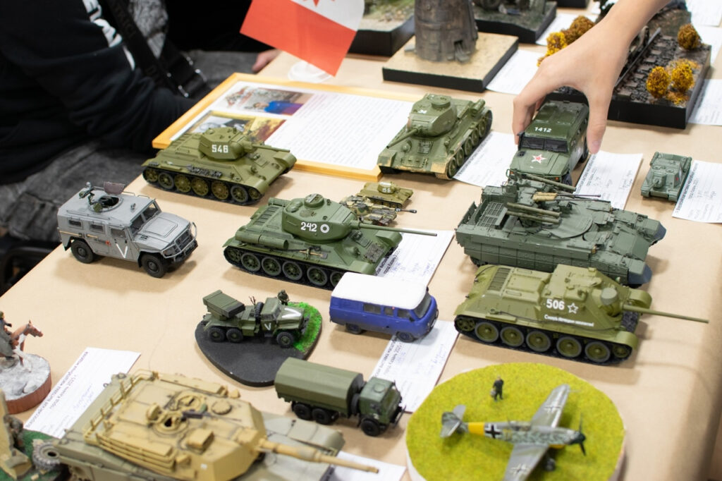 Воспитанники кружка "Броня и крылья на столе" одержали победу в Казани