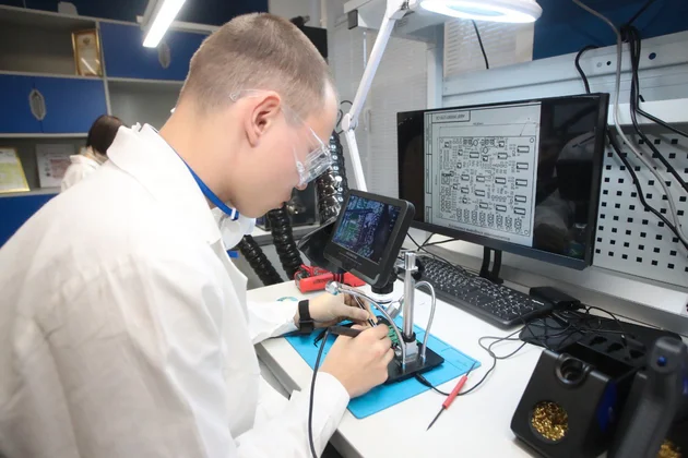 Работы в мастерских академии