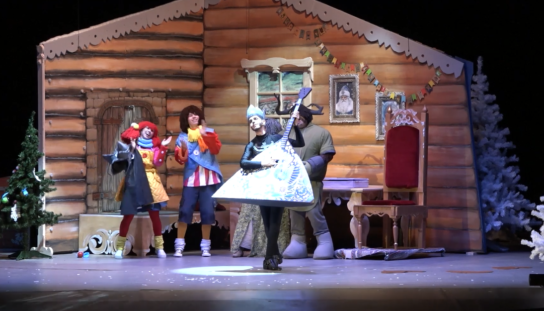 Кадр с благотворительной ёлки в Муромском театре