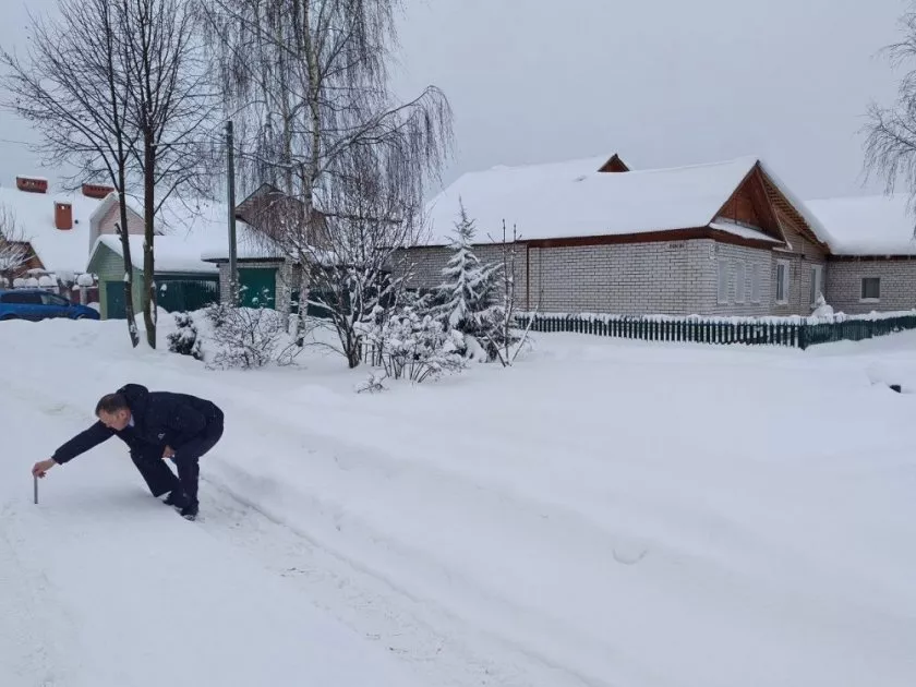 Снежные валы на перекрёстке в Муроме