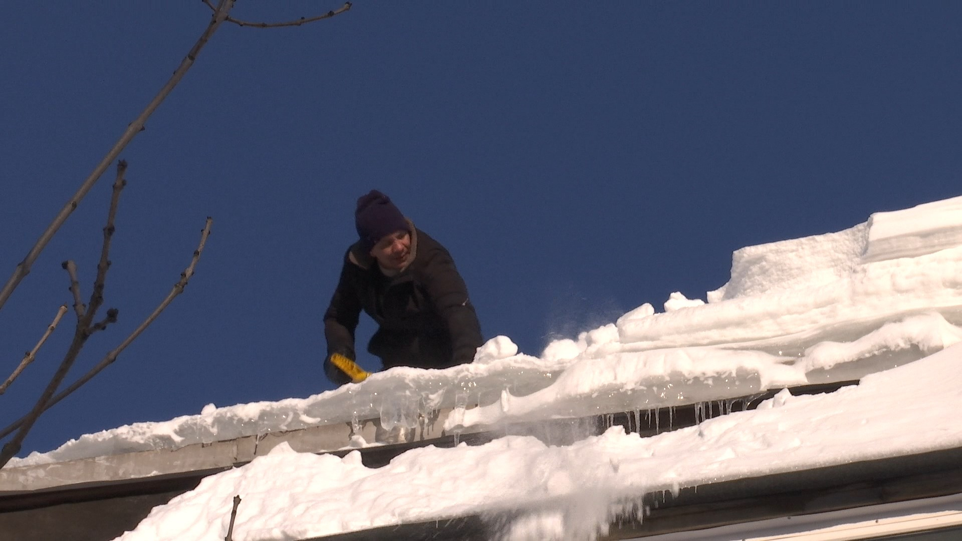 Очистка крыш от снега в Муроме