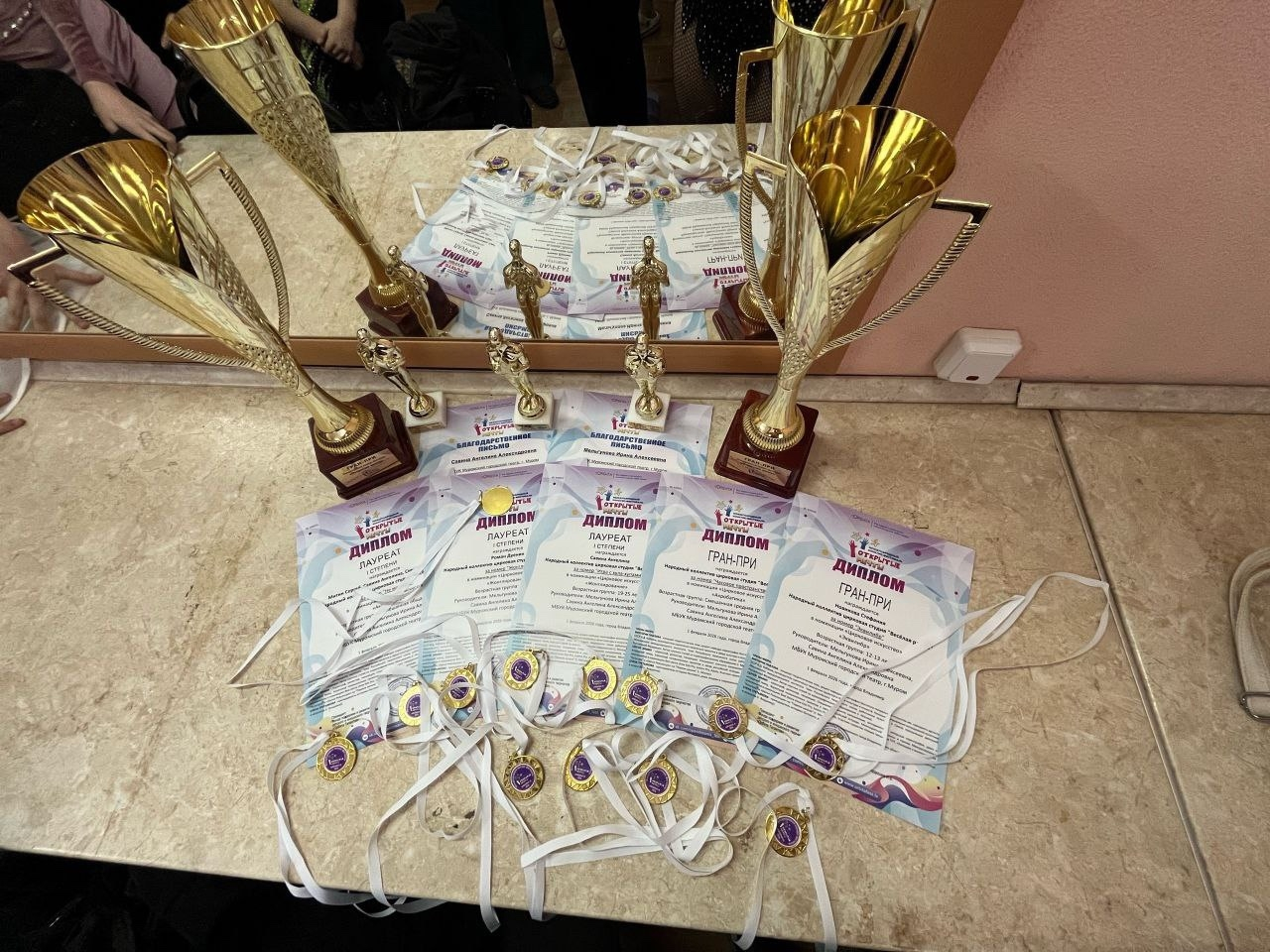 Выступление цирковой студии «Весёлая рампа» на конкурсе