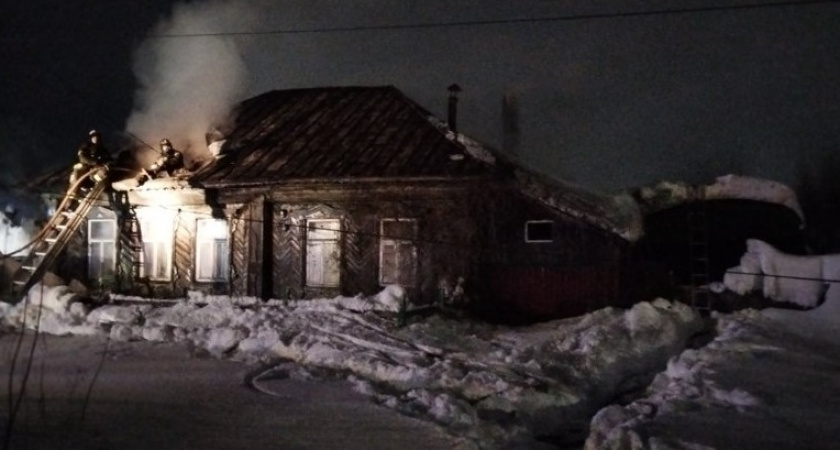 Муромские спасатели ликвидировали крупный пожар в жилом доме