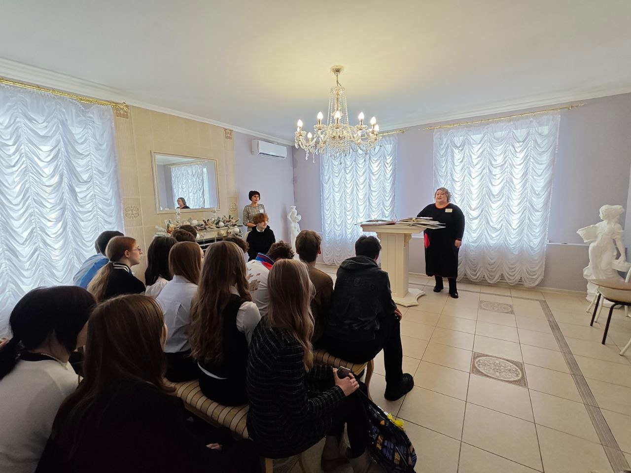 Экскурсия школьников в отдел ЗАГС Мурома