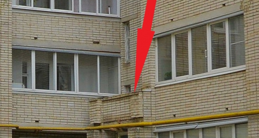 Владимирскую бабушку сняли с балкона соседа из-за неудачного побега на простынях