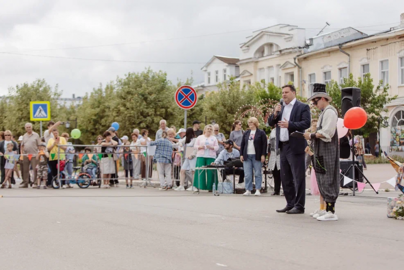 Афиша фестиваля уличных театров в Муроме