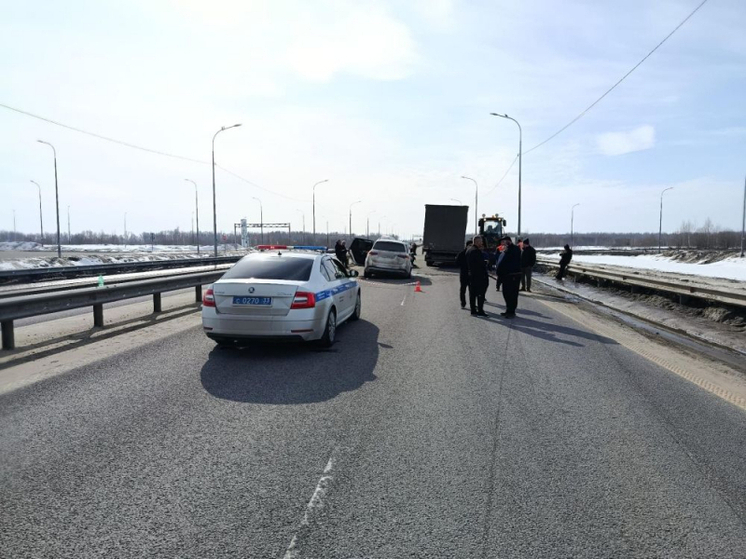 ДТП на трассе М-12 с участием Mercedes, Hyundai и КАМАЗа
